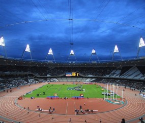 开云体育在线-开拓者血拼广东队，当德罗赞的芝加哥铁锤砸向岭南防线