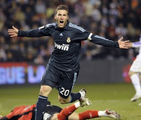 开云体育平台APP-英格拉姆爆发撕裂防线，吉林队以慢制快掌控浙江队节奏