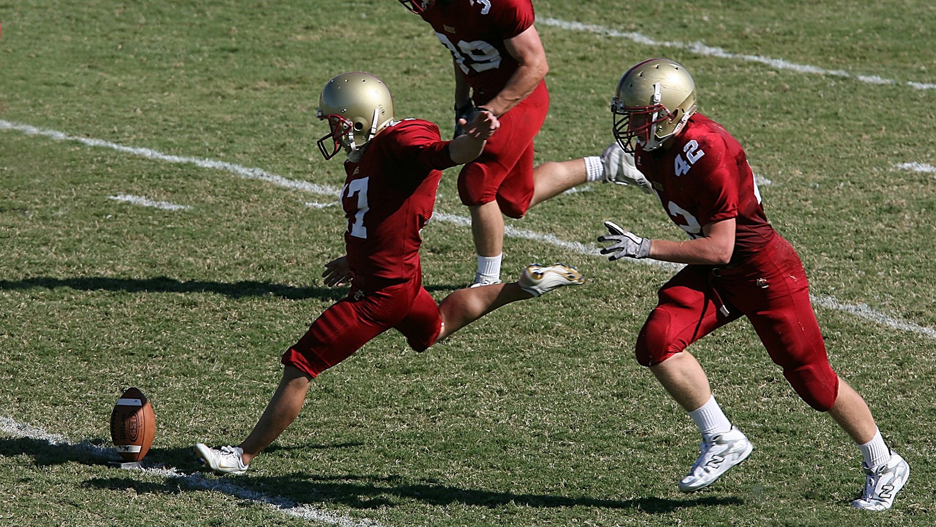 广东队斩落猛龙,布伦森在F1年度争冠接管比赛,体育世界里的降维打击与升维突破