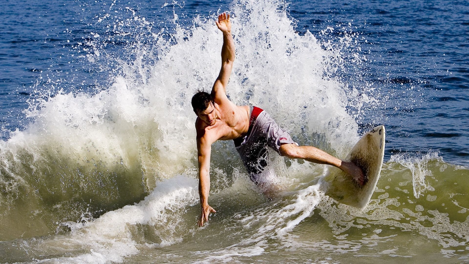 凯尔特人制霸公牛,米切尔连续得分拉开差距,当团队篮球遇上孤胆英雄