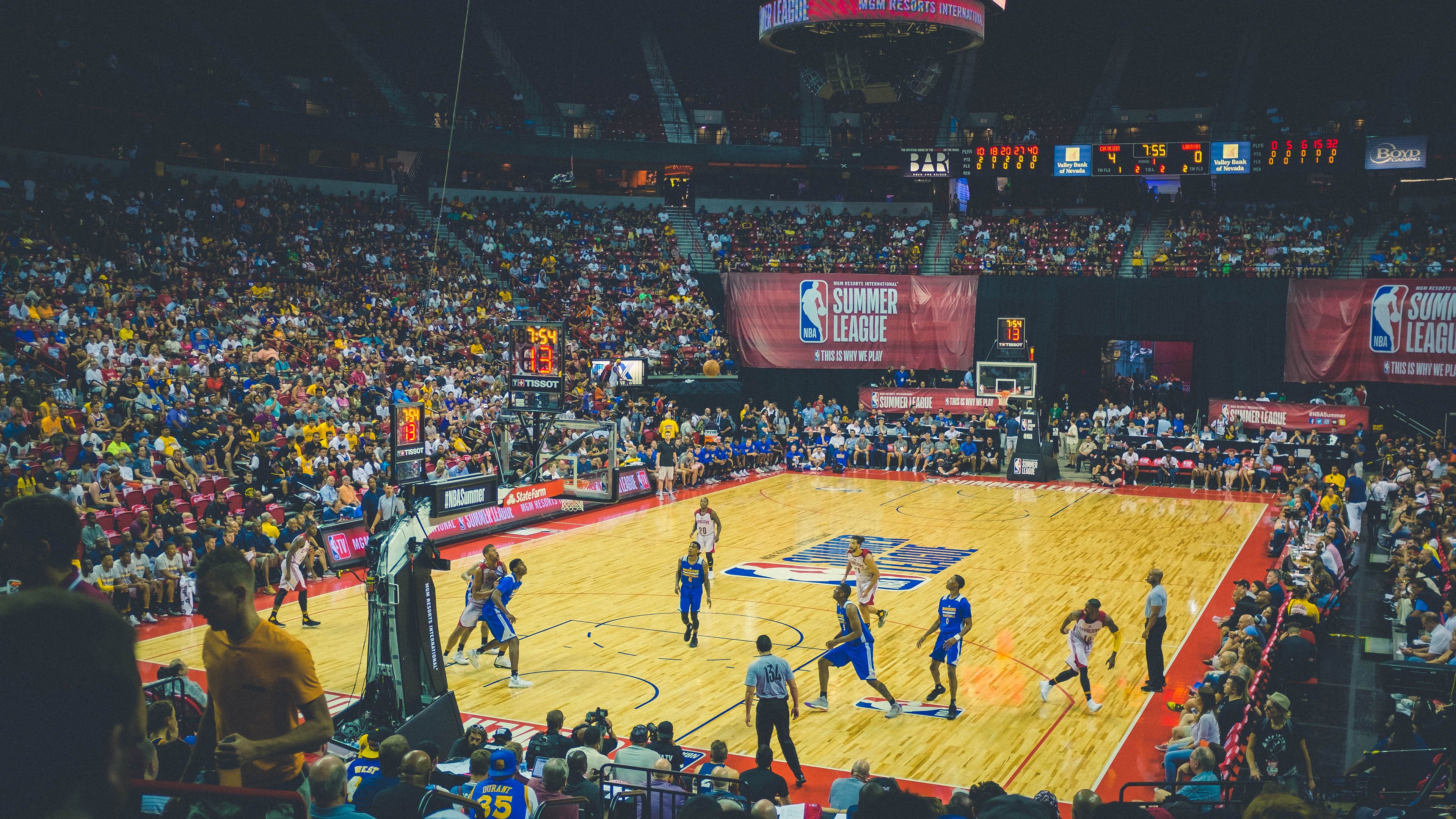 武切维奇爆发！上海男篮上演惊天逆转，浙江队末节崩盘之谜